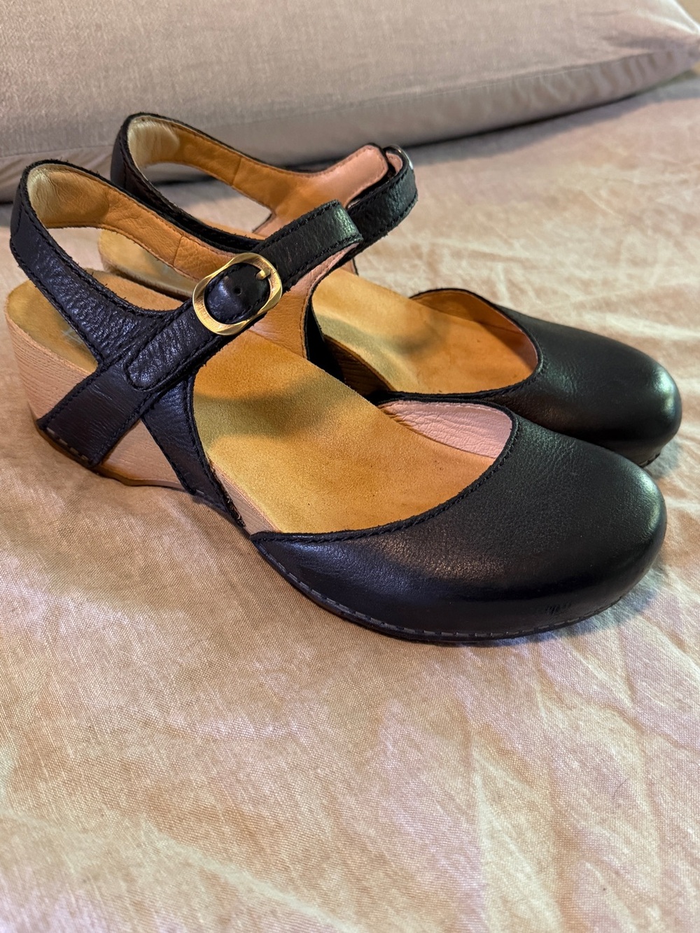 Dansko Black Tiffani Wedge Pump - Picture 2 of 7